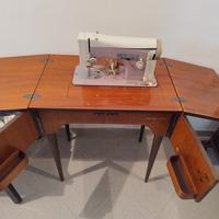 Singer Necchi mod 204 cucitrice mobile vintage