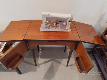 Singer Necchi mod 204 cucitrice mobile vintage