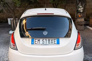 Lancia ypsilon 2012 1.2 gpl