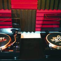 2 giradischi RELOOP RP7000MK2 Gold Limited Edition