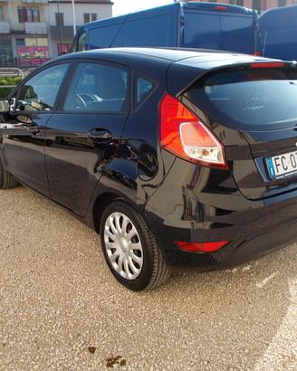 Ford Fiesta 1.5 TDCi 75CV 5 porte Titanium