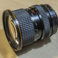 Grandangolo zoom vintage Tokina 24-40