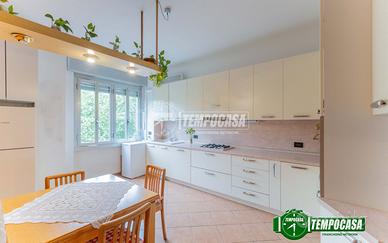 TRILOCALE CON BALCONE