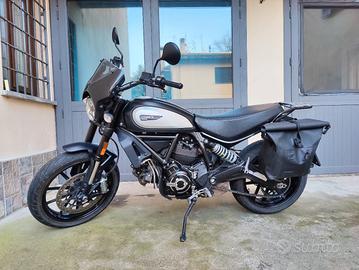 Ducati Scrambler 800 Icon Dark 2020