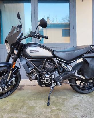 Ducati Scrambler 800 Icon Dark 2020