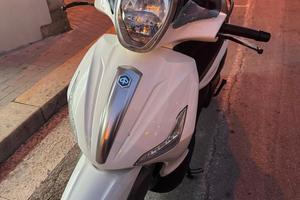 Scooter Beverly 350