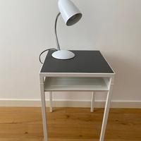 Tavolino o comodino bianco