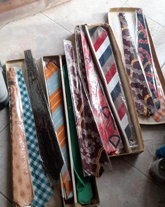 CRAVATTE ANNI '70 NUOVE VINTAGE