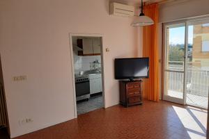 Spazioso Bilocale Zona Grattacielo