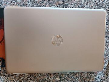 PC HP Pavilion 15-au010nl oro