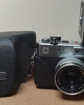 YASHICA MG-1 Fotocamera a TELEMETRO con Obiettivo 