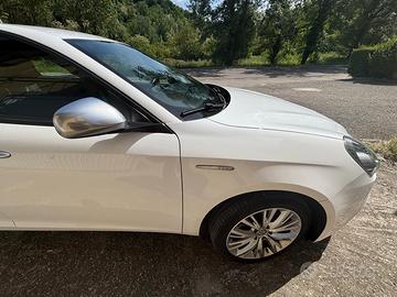 Alfa Giulietta bianco 1.6 120CV