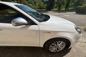 Alfa Giulietta bianco 1.6 120CV