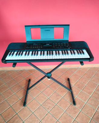Tastiera Yamaha PSR-E273