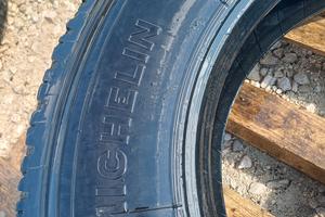 Pneumatici XT4 Michelin