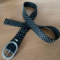 Cintura in pelle con borchie