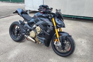 Ducati StreetFighter V4S <5000km full AKRA