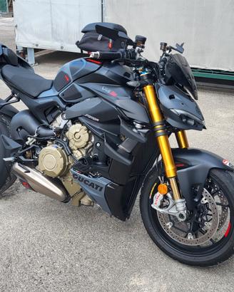 Ducati StreetFighter V4S <5000km full AKRA