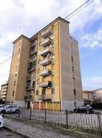 Immobile in asta di 103 m² con 3 locali e box auto
