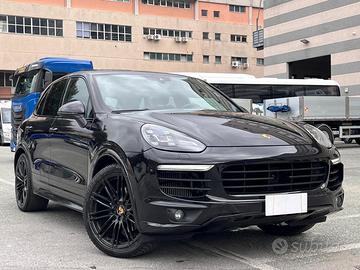 Porsche Cayenne 4.1 S Diesel V8 385CV Allestimento