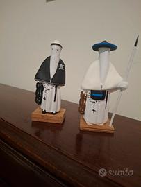 Statuine in terra cotta " Incappucciati"