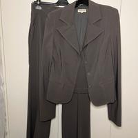 Completo grigio giacca e pantalone