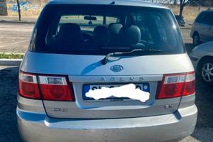 Auto kia carens