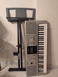 Tastiera Yamaha YPT-320 con supporto e leggio