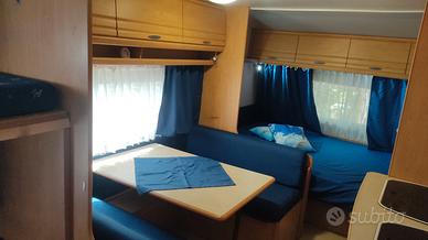 ROULOTTE CARAVELAIR 6 POSTI LETTO 
