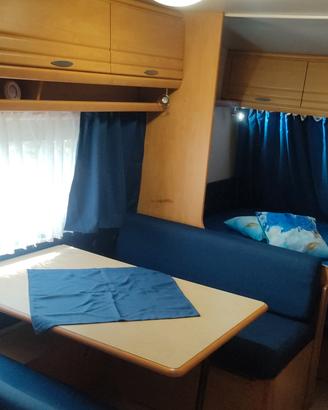ROULOTTE CARAVELAIR 6 POSTI LETTO 