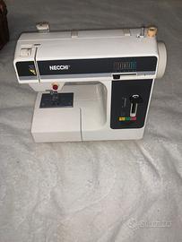 macchina cucito necchi