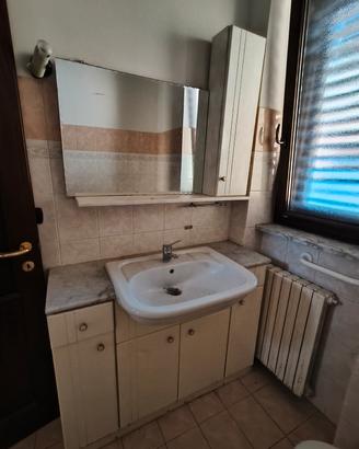 mobile bagno con specchio 