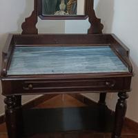 Antica toeletta\pettiniera