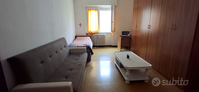 Spaziosa camera singola solo per donne