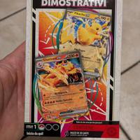 Mazzi dimostrativi Pokemon Pikachu e Charizard