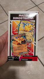 Mazzi dimostrativi Pokemon Pikachu e Charizard