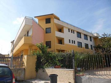 Immobile di 833 m² con più di 5 locali a Mondragon