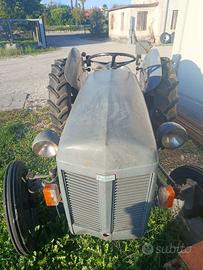 Trattore massey ferguson