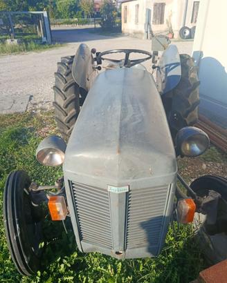 Trattore massey ferguson