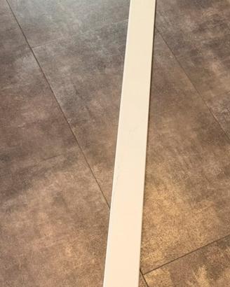 Battiscopa in legno bianco 240 cm (7 listelli)