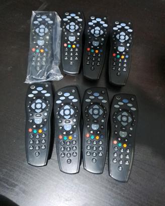 lotto di 8 telecomandi sky