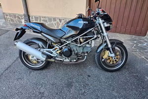 Ducati Monster 900S