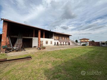 CASA SEMINDIPENDENTE A MONTANARO
