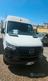 Mercedes Benz 319