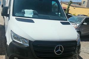 Mercedes Benz 319