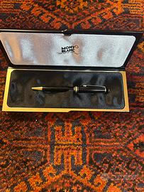 Penna classica Montblanc Meisterstuck nero e oro