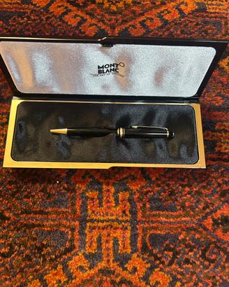 Penna classica Montblanc Meisterstuck nero e oro