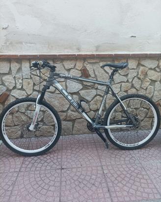 bicicletta cube 26"