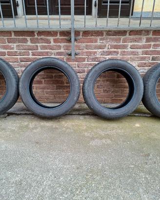 4 pneumatici estivi Goodyear 215/55 R17 98W