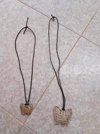 2 Collane in bigiotteria con cordino caucciù